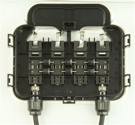 Solar Junction Boxes Selection Guide: Types, Features  